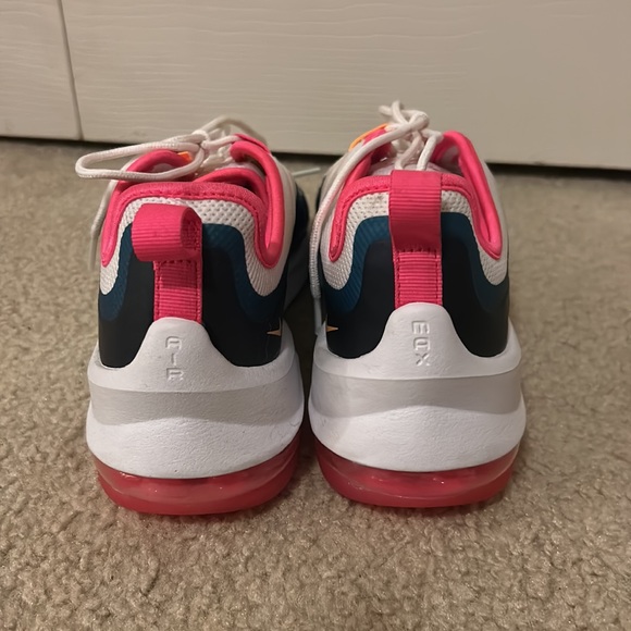 Women’s Nike Air Max Axis - Picture 2 of 7